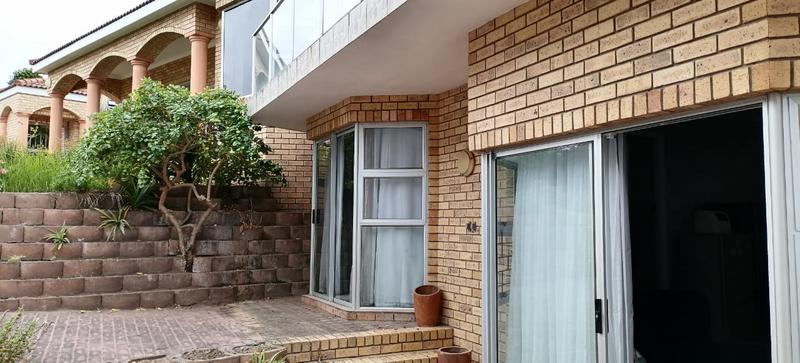 6 Bedroom Property for Sale in Reebok Western Cape